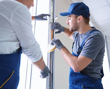 glass repair experts in West Lealman, FL