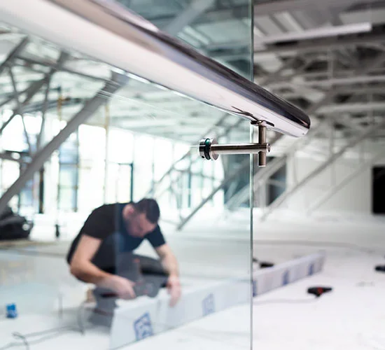 West Lealman, FL highly skilled glass repair technicians